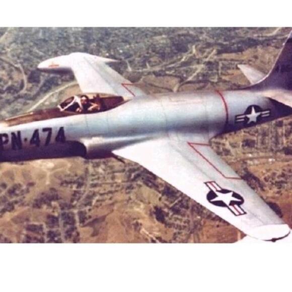 Vintage P-80 SHOOTING STAR LAPEL HAT PIN US AIR FORCE FIGHTER JET - Picture 4 of 4